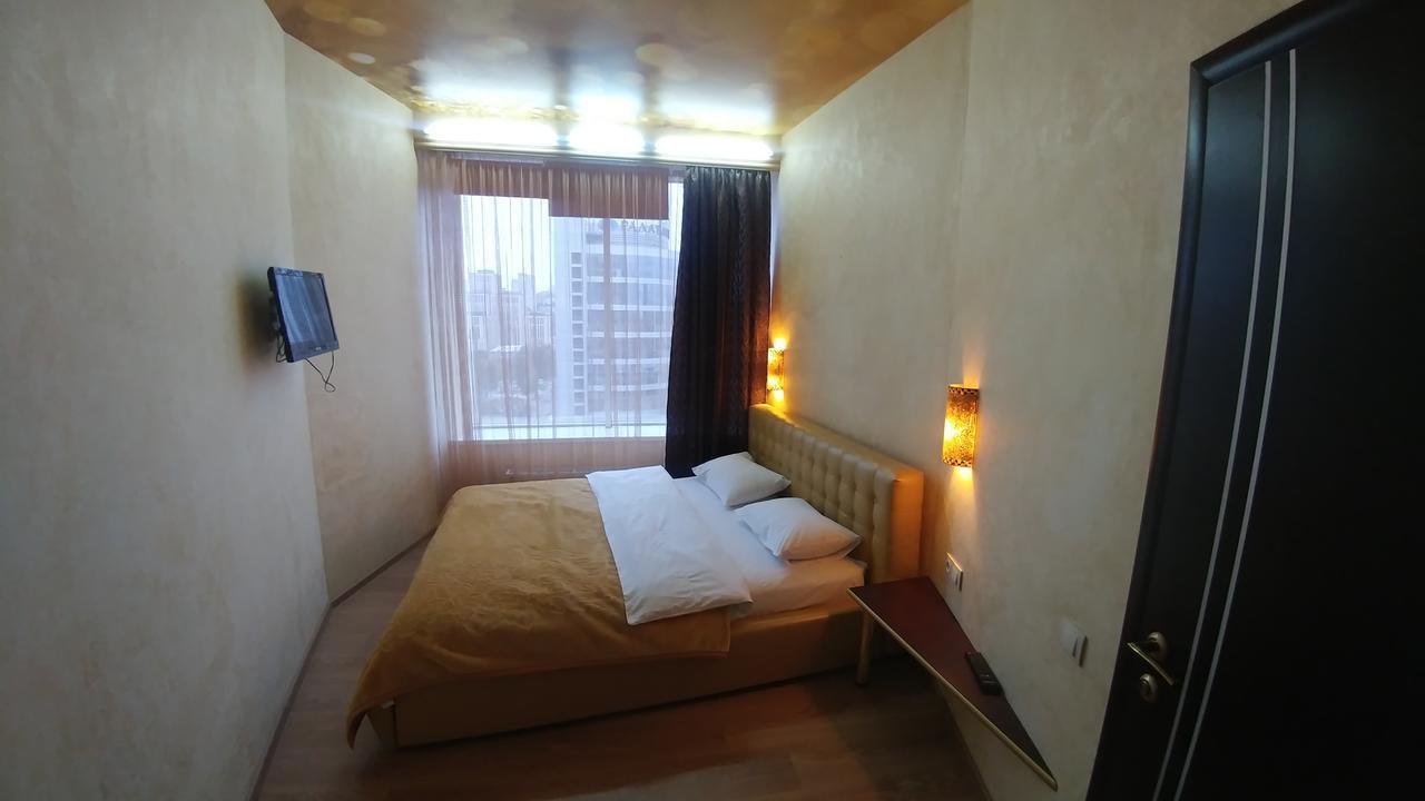 Seven Eleven Apartment HOTEL in Most City Dnipro Exterior foto